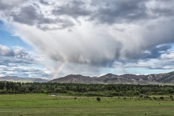 Paisaje Montaña Deslumbramientos Verdes Dalyan Arco Iris Detrás Las Nubes — Foto de Stock