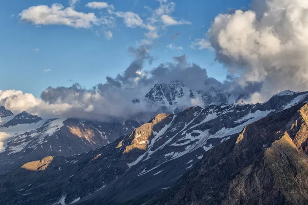 Céu Alvorada Sobre Montanha Belukha Viagem Inverno Altai Por Sol — Fotografia de Stock