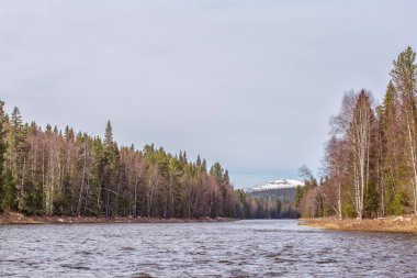 Bassega Dağı, Usva nehri manzaralı, Ural Dağları. Mountai.