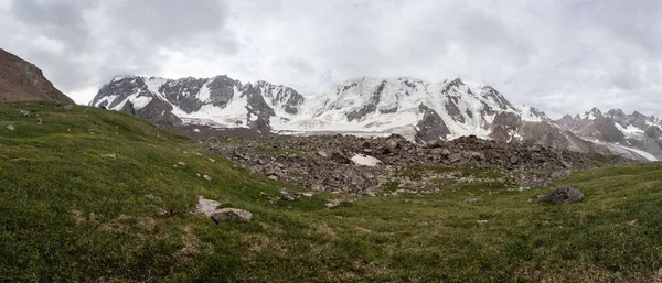 Paesaggio Montano Innevato Riposo Montagna — Foto Stock