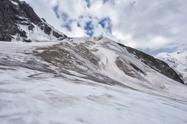 Snowy mountain landscape Rest in the mountains.