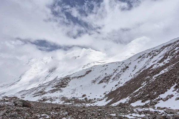 Mountain Pass, Glaciar, céu nublado — Fotografia de Stock