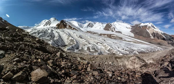 Passo della montagna, Ghiacciaio, cielo coperto — Foto Stock