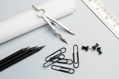 Pusula ve çizim için diğer unsurlar