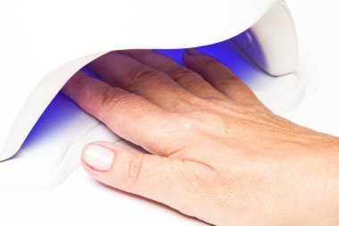 Kuru çiviler için ultraviyole lamba