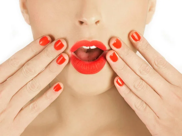 Seorang Wanita Yang Terkejut Dengan Bibir Dicat Merah — Stok Foto