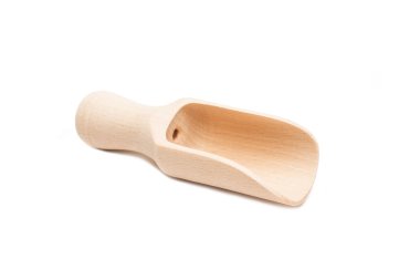 Beyaz arka planda tahta kaşık