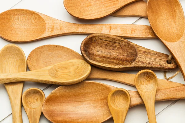 Cucharas Madera Sobre Una Mesa Madera Blanca — Foto de Stock