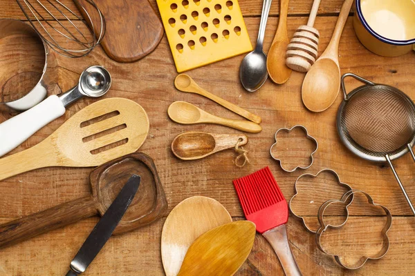 Küchenutensilien Auf Einem Holztisch — Stockfoto