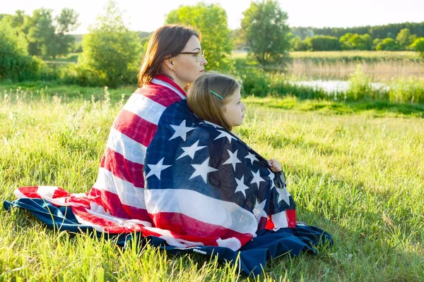 Portrait Mother Daughter American Flag Look Natural Rural Landscape View — Stock Photo, Image