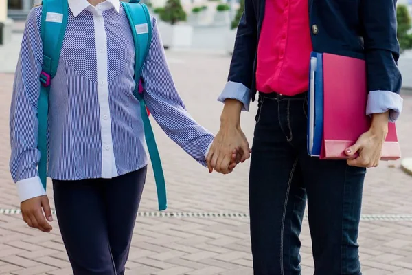 Woman Teacher Girl Student Holding Hands Outdoor Background — Stock Photo, Image