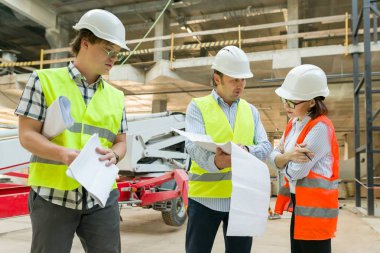 Mühendisler, inşaatçılar, şantiye Mimarlar grubudur. İnşaat, geliştirme, ekip çalışması ve insanlar kavramı