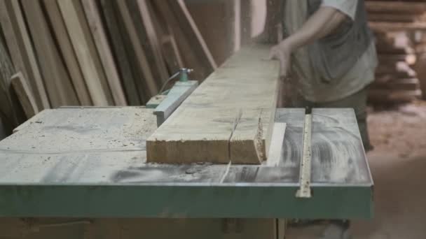 Primo Piano Della Tavola Legno Una Macchina Lavorazione Del Legno — Video Stock