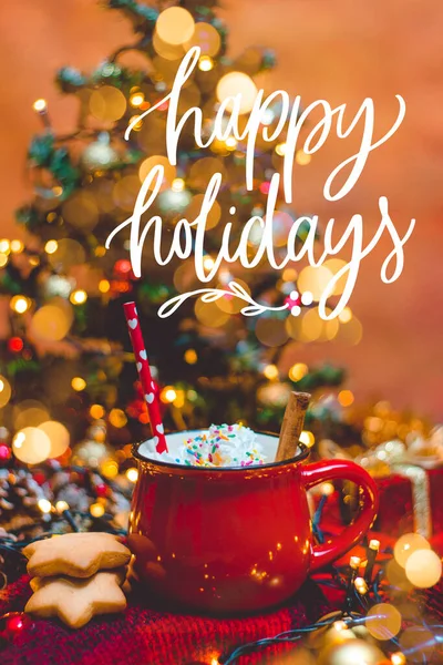 Red Mug Hot Coffe Christmas Lights Fresh Cookies Cream Cinnamon — Stock Photo, Image