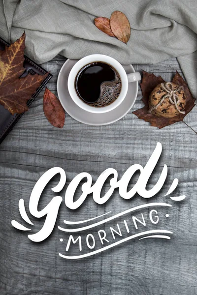 Taza Café Negro Con Galletas Chocolate Rodeadas Hojas Otoño Cuaderno — Foto de Stock