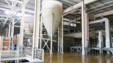 koni makineleri işleme ve parlak plastik granül imalatı Fabrika atölye yaktı