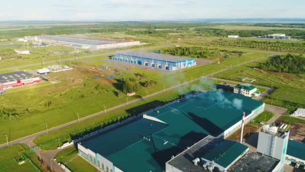 Horní Dron Pohled Moderní Obrovské Elektrárny Území Mezi Zelené Země — Stock video