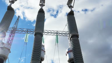 Elektrikli cihazları etkileşiminin devreler izolatörler önlemek