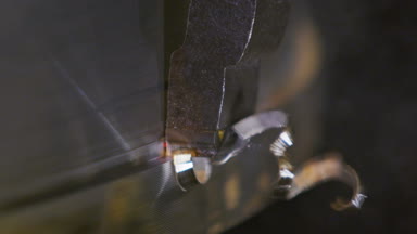 Diş değirmen döndürerek işlenmiş metal iş parçası