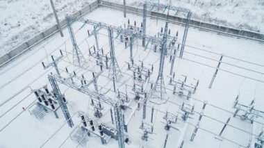 yalıtım ekipman ve elektrik alt istasyonlar, metal yapılar