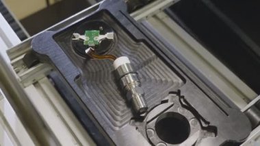 hareket civarında destek metal temizleme işini bitirdi