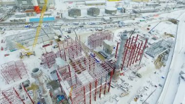 Panoramik inşaat süreci duman kuleleri ve endüstriyel binalarda Termoelektrik güç istasyonu, karla kaplı