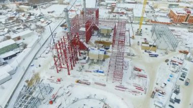 Panoramik inşaat süreci üretim bölümleri kaldırma kullanarak ısı santralde vinç