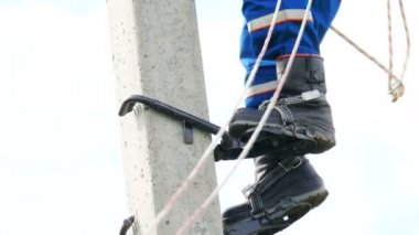 Beton sonrası koruyucu kıyafet ve bacak ütüler ayar tırmanıyor