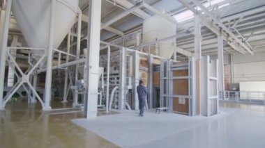 koni boru hatları için granül üretim atölyesi ve çalışan tankları