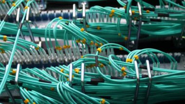 Modern kripto araştırma grubu geçiş panosu bağlı telleri ile