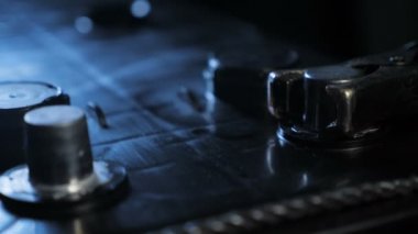 Görünüm metal chuck bitmiş pil terminalleri için bağlı kapatın