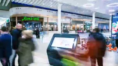 Timelapse dijital dokunmatik yüzey bilgi paneli alışveriş merkezi restoranlarda karşı