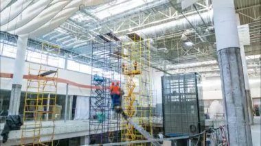 tugay led ışıklar ve gıda mahkeme dekorasyon yüklemeyi bitirdikten