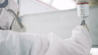 arka görünümü alt maskesi boyalar kamyon vücut spreyi