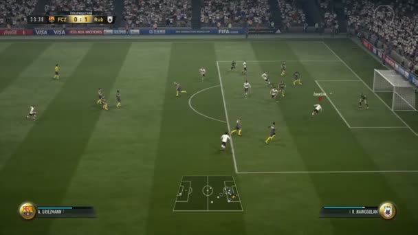 Speler scores doel in tegenovergestelde team poort in videogame — Stockvideo