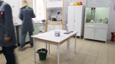 personel çalışır timelapse bitki laboratuvar muayene aletleri