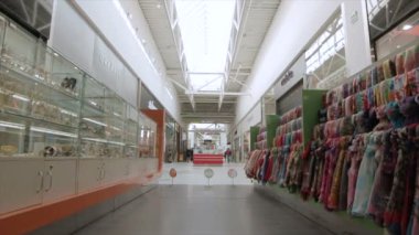 popüler alışveriş merkezi için gösteri çalışmalarından yukarı hareket