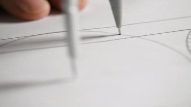 pusula ile proje kroki üzerinde çizilmiş görünümü Kapat daire