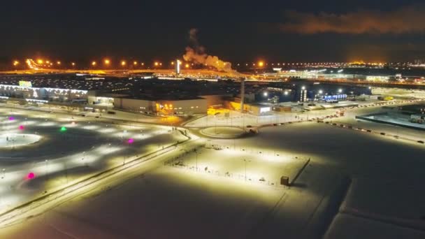 Parque nevado e junção por planta na noite de inverno vista aérea — Vídeo de Stock