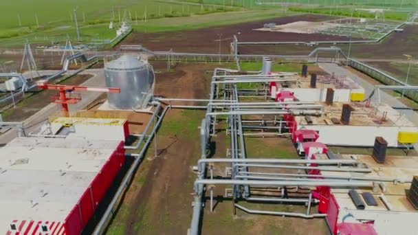 Stations de pompage avec pipelines de raffinerie vue aérienne complexe — Video