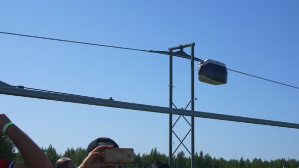 Unidades unicares experimentais ao longo da ferrovia de suspensão — Vídeo de Stock