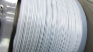 Tek kullanımlık koruyucu maskeler için beyaz elastik bant rulosu