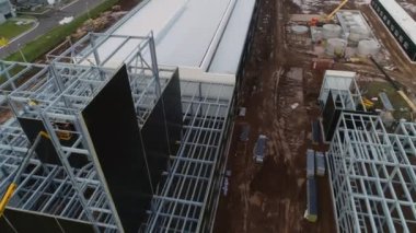 İnşaatta metal kirişli atölyeler için leşler