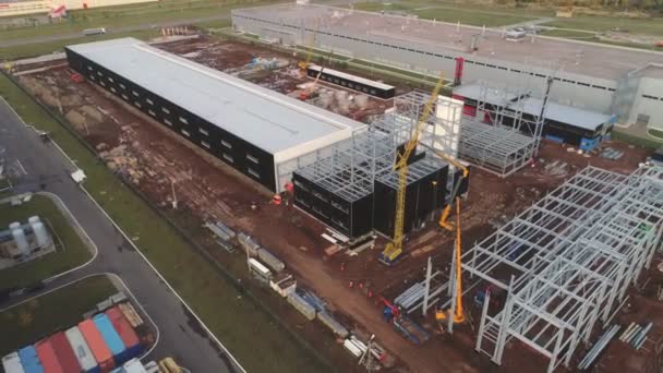 Chantier de construction d'un nouveau complexe industriel vue aérienne — Video