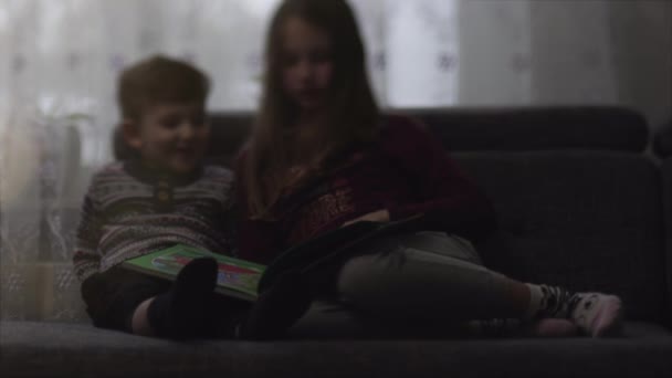 Les Enfants Envisagent Livre Film Flou — Video