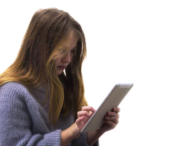 Leuk Blond Meisje Met Gadgets Witte Achtergrond — Stockfoto