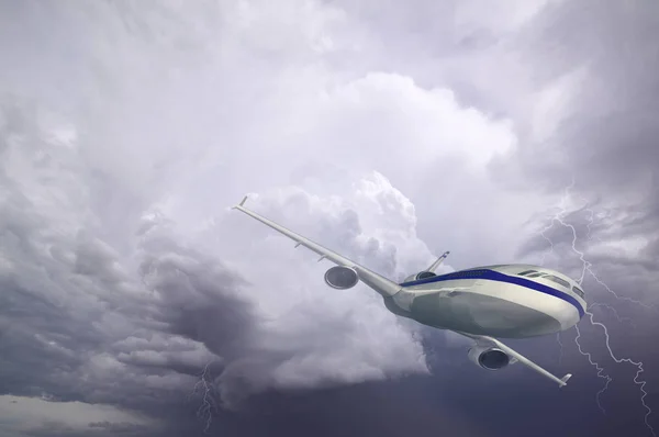 Avión con cielo dramático y relámpago, volando a mal tiempo —  Fotos de Stock