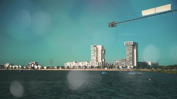 Wakesurfer Gemide Sörf Dalgalar Üzerinde Aşırı Yaşam Styleon — Stok video