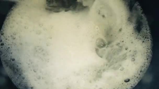 水花飞溅 水泡缓慢运动的细节 — 图库视频影像