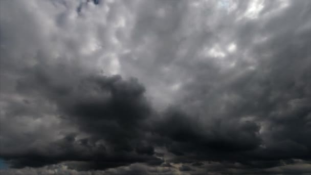 空に雨の雲 雷雨の劇的な雲 4K時間経過 — ストック動画